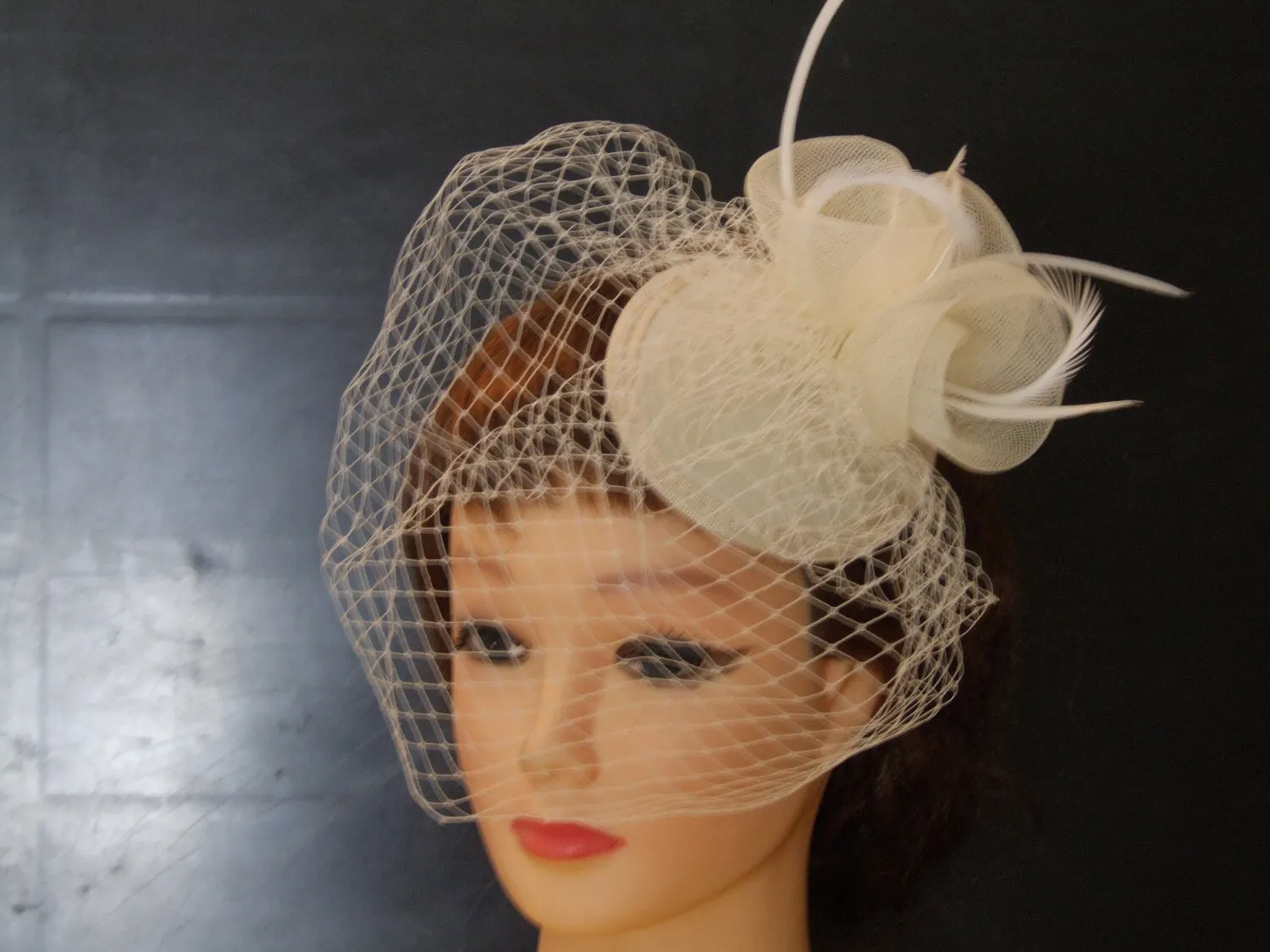 Birdcage veil Hat fascinator White Ivory - ELEGANCEFASCINATOR