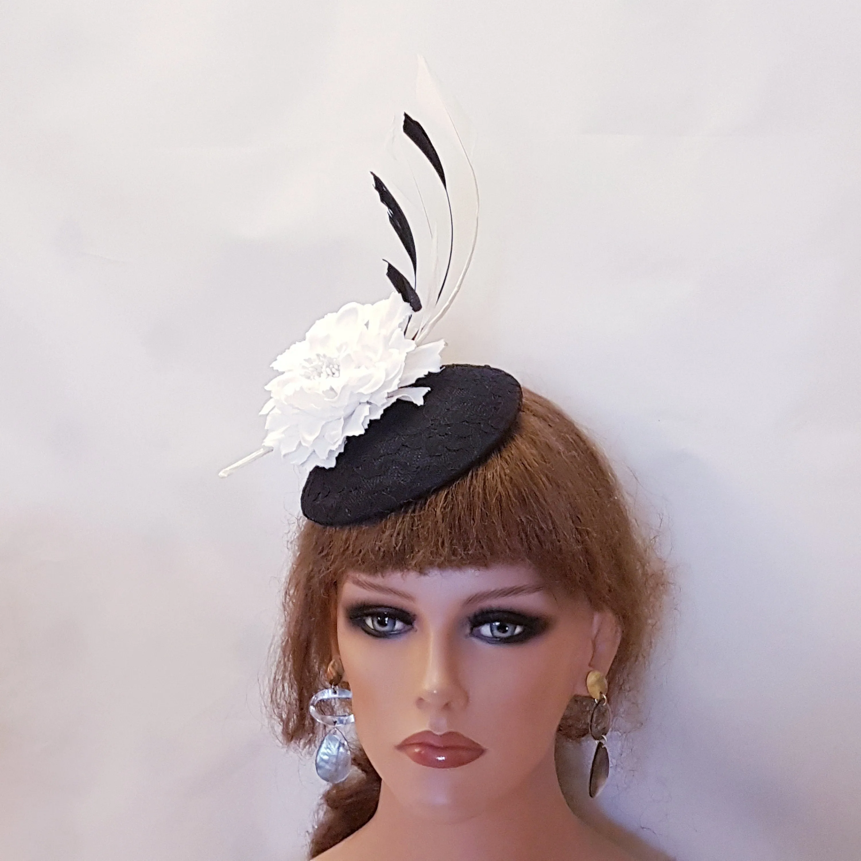 BLACK and White HAT Fascinator  Black lace Hat White Flower Hat with Black & White Feathers Wedding, Ceremoney Hatinator Cocktail Ascot Hat