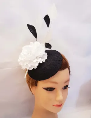 BLACK and White HAT Fascinator  Black lace Hat White Flower Hat with Black & White Feathers Wedding, Ceremoney Hatinator Cocktail Ascot Hat