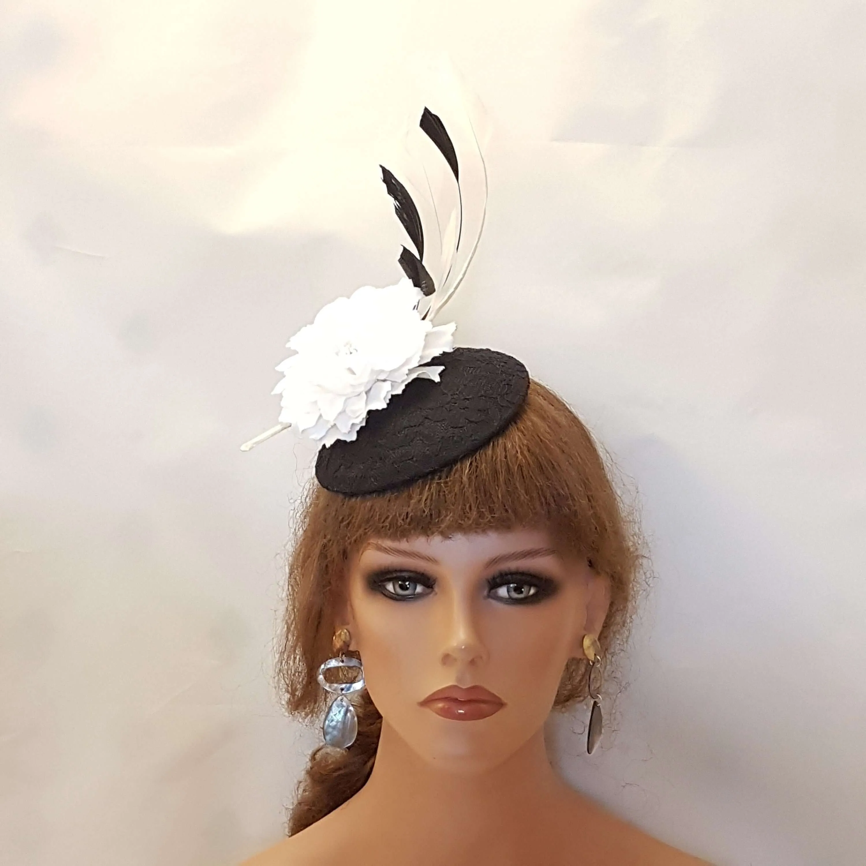BLACK and White HAT Fascinator  Black lace Hat White Flower Hat with Black & White Feathers Wedding, Ceremoney Hatinator Cocktail Ascot Hat