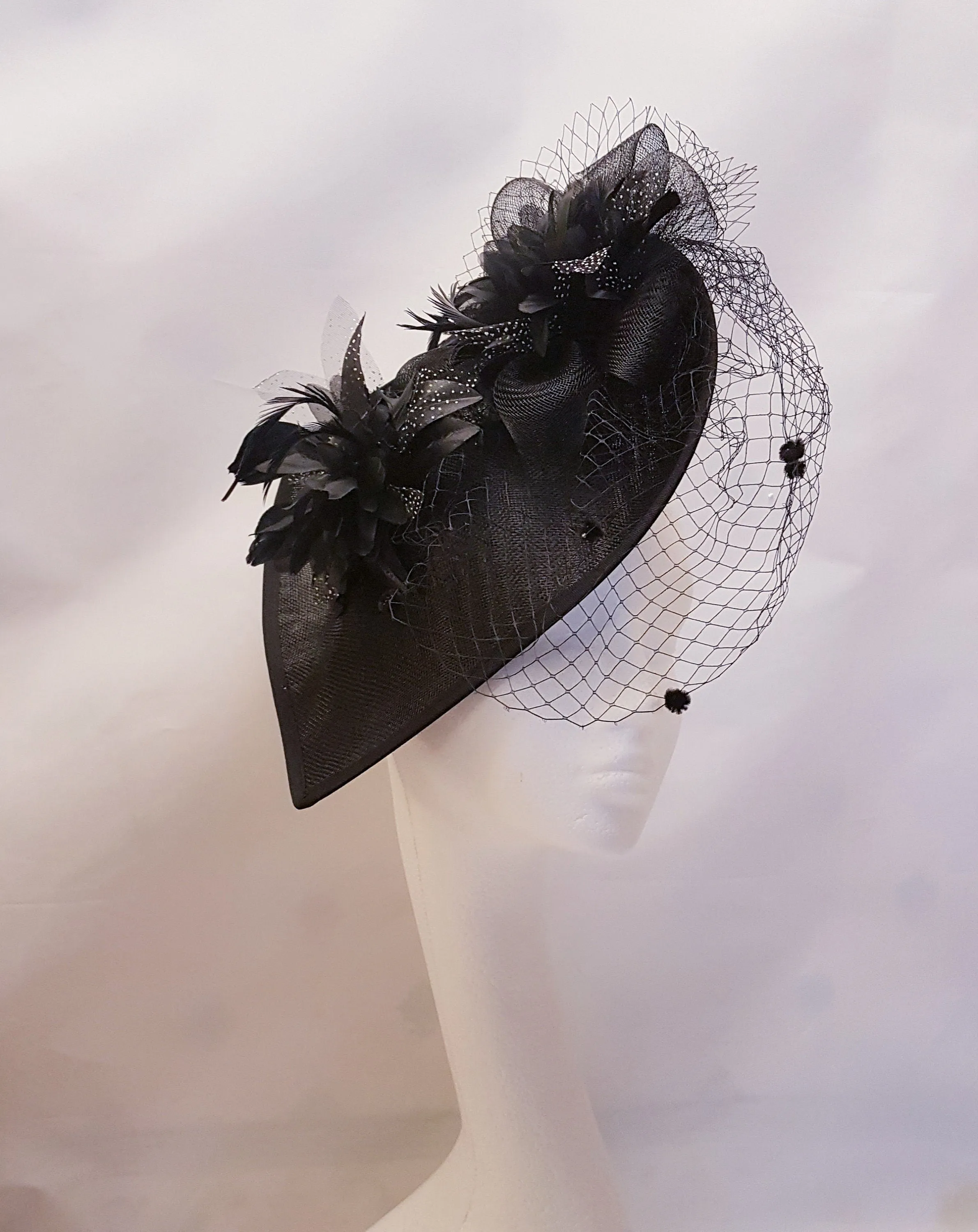 BLACK  HAT Fascinator with Silk flowers Feathers Chenille Spot French Netting Veil Wedding Ceremoney Hatinator Cocktail Ascot Hat Fascinator