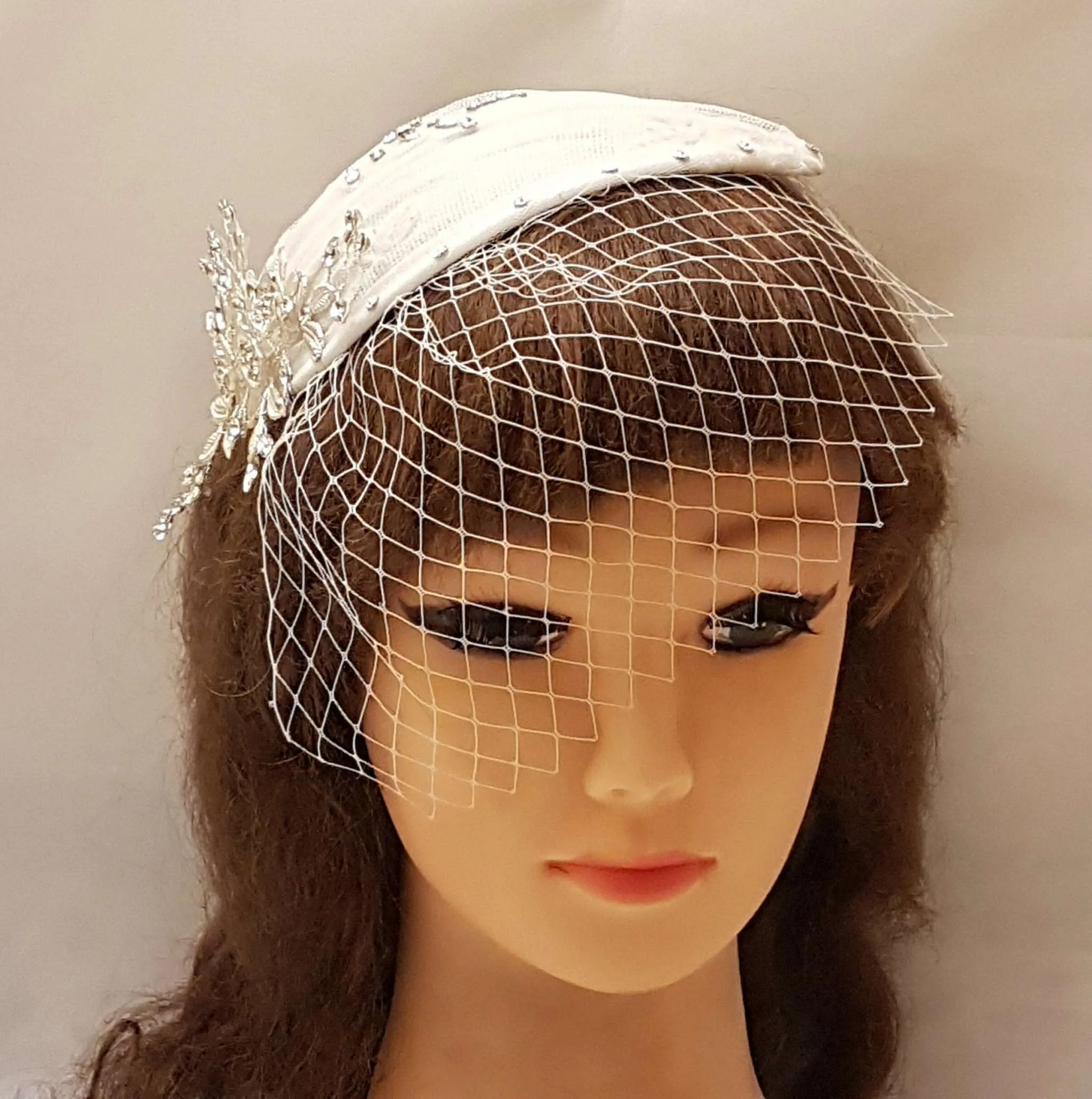 Bridal birdcage veil & hat Vintage inspired Teardrop hat  BRIDAL FASCINATOR White Ivory 2Pc set