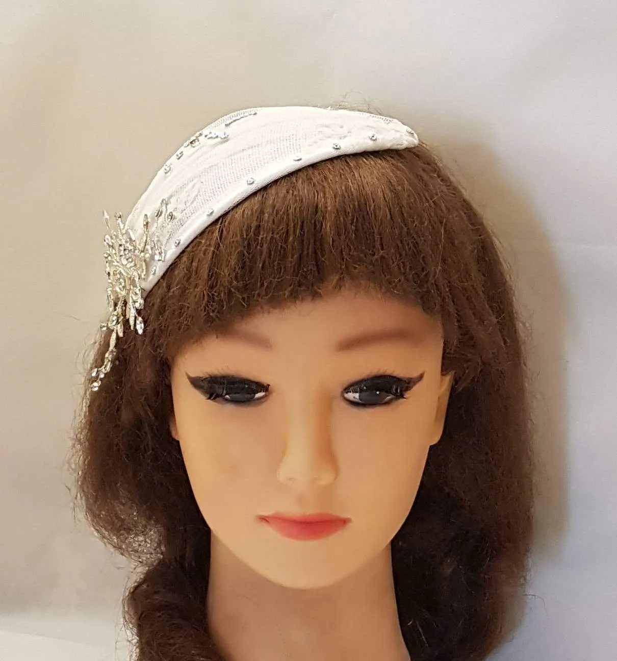 Bridal birdcage veil & hat Vintage inspired Teardrop hat  BRIDAL FASCINATOR White Ivory 2Pc set