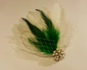 Bridal hair clip, Wedding hair accessory, Green & White feather clip,Bridal Feather Fascinator, Feather Hair Piece, Wedding Hair Accessories