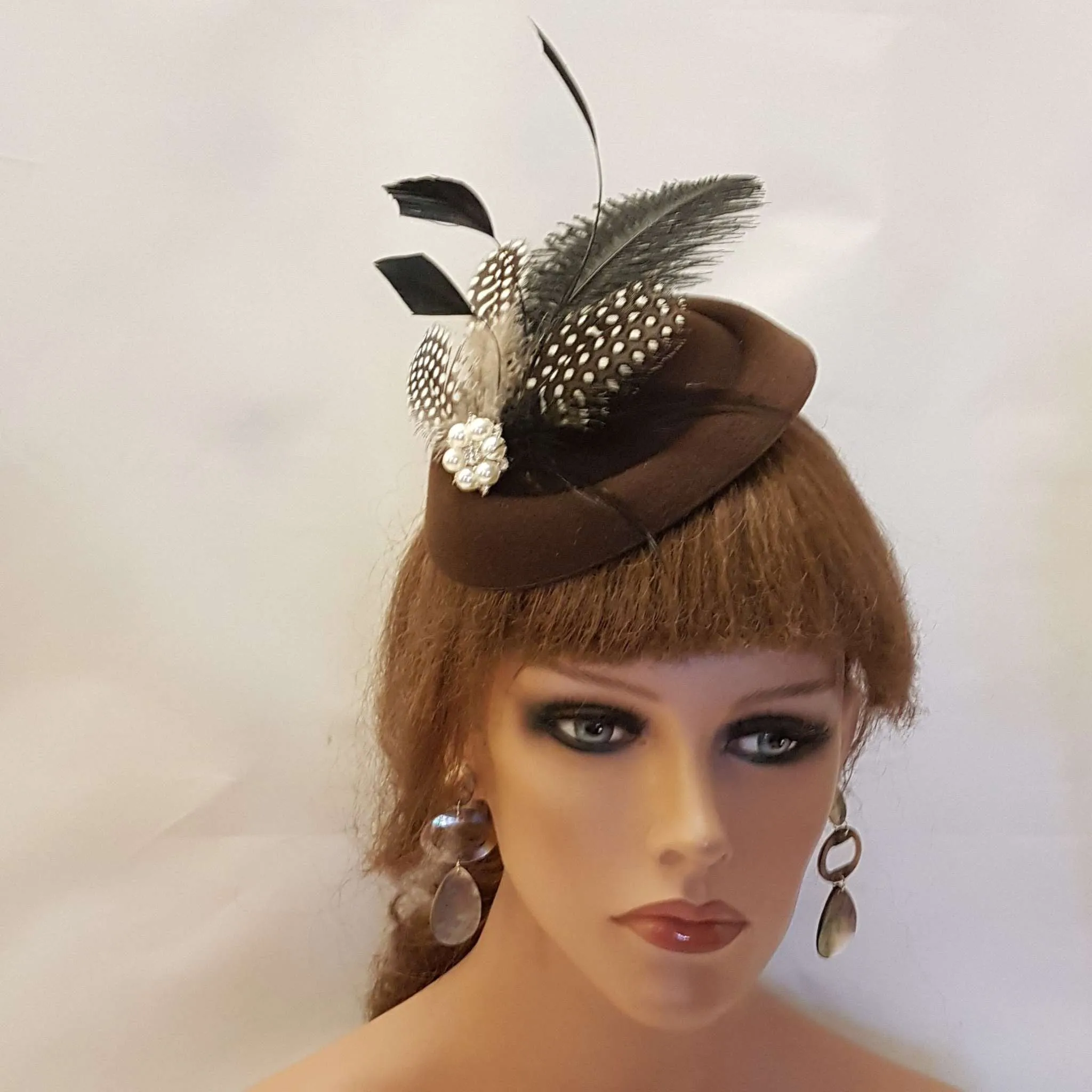 BROWN HAT FASCINATOR, 40s 50s Brown Hat fascinator #Brown hat fascinator, Ostrich,Spotty Gunia Feather hat Race,Cocktail,Ladies,Ascot hat