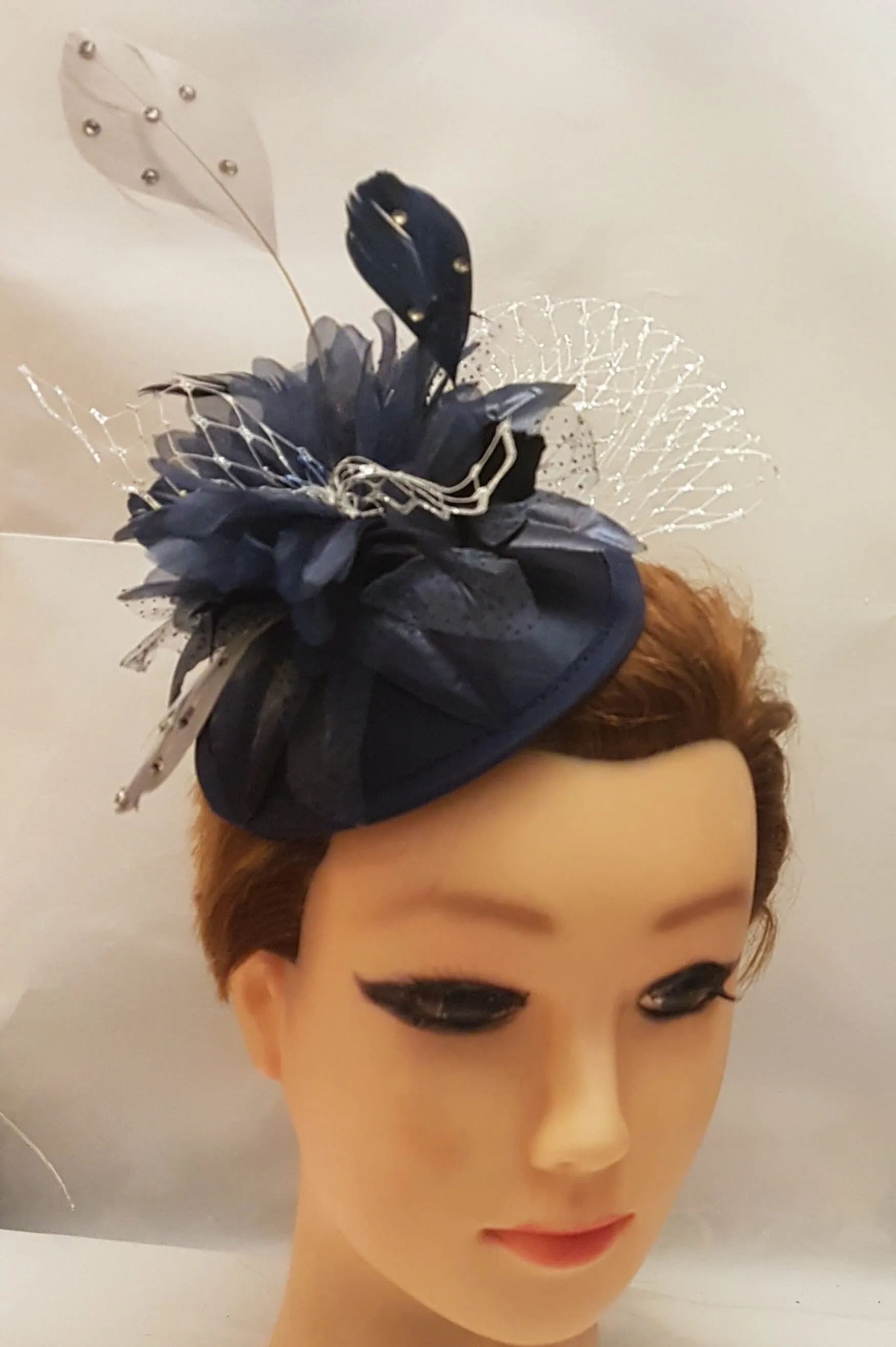 FASCINATOR hat NAVY BLUE Hat fascinator #Blue  hat fascinator Race, Cocktail,Ladies day,Ascot hat Blue and silver feather hat Fascinator