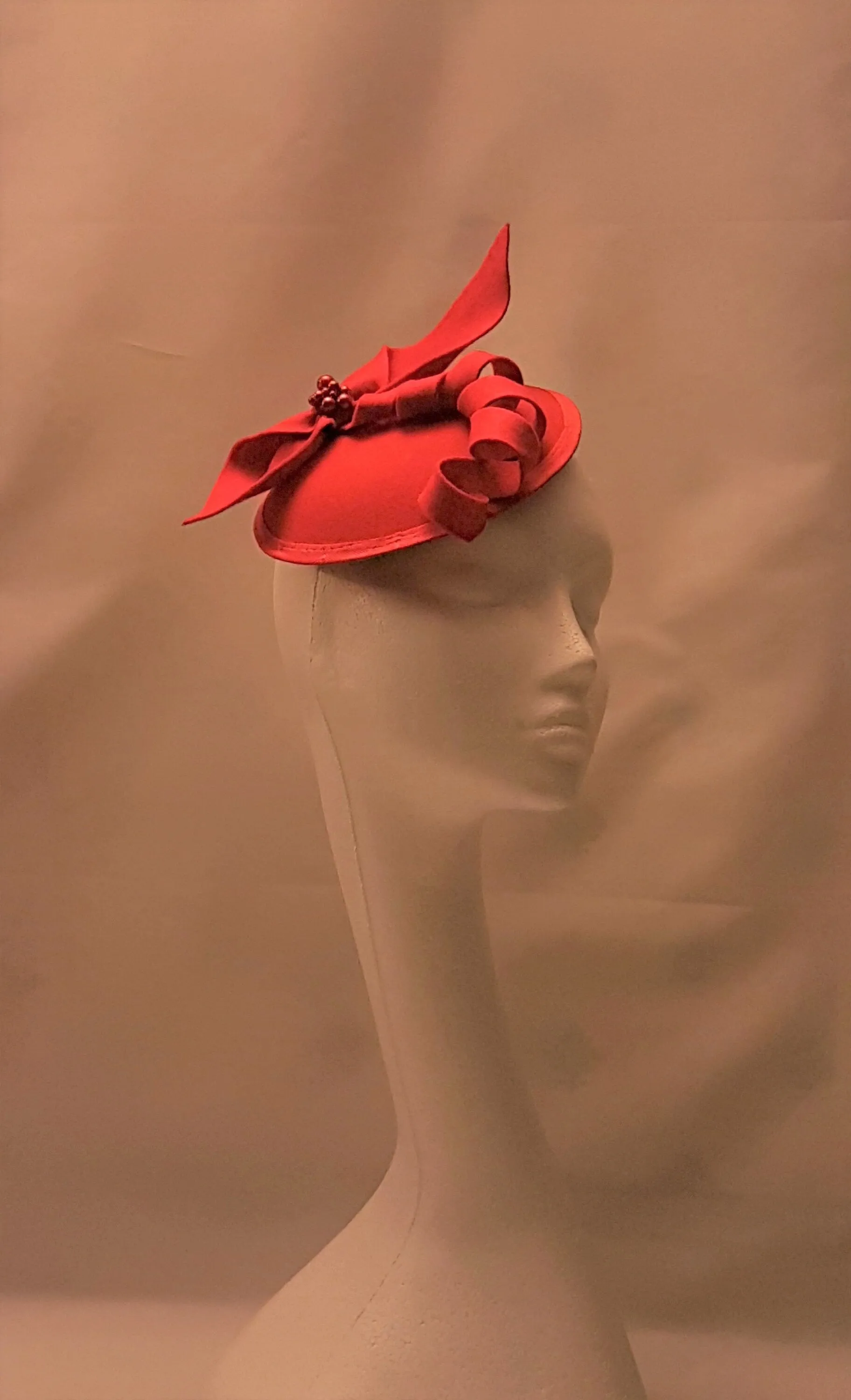 Fascinator, Red Hat fascinator #Red fascinator, Felt swirl Ascot hat fascinator Wedding,Race,Cocktail,Church hat fascinator Custom colour