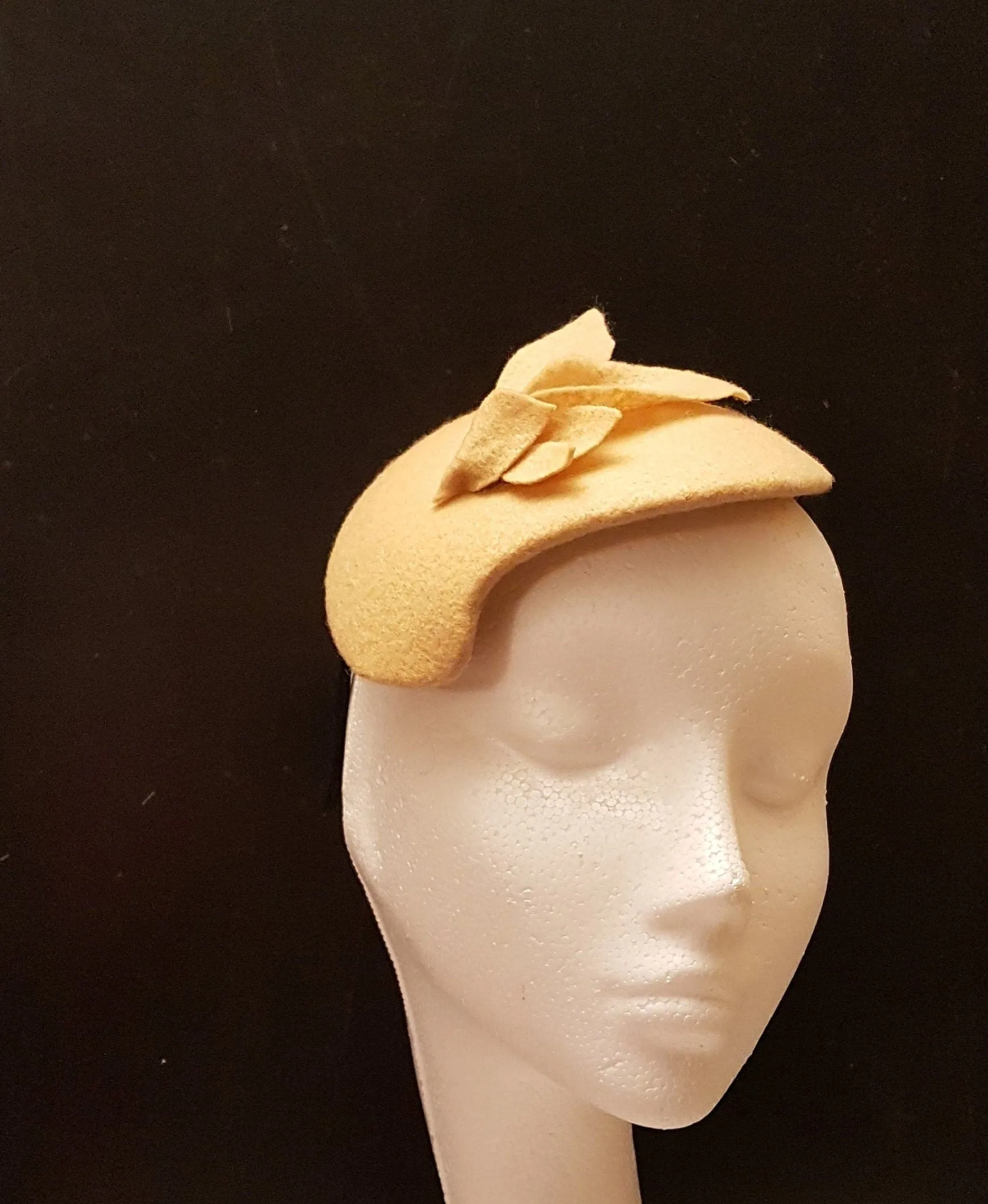 Fascinator Tan/Nude/Camel Felt fascinator # TAN FELT HAT fascinator  Hat fascinator,Wedding,Ascot,Cocktail,Church hat fascinator