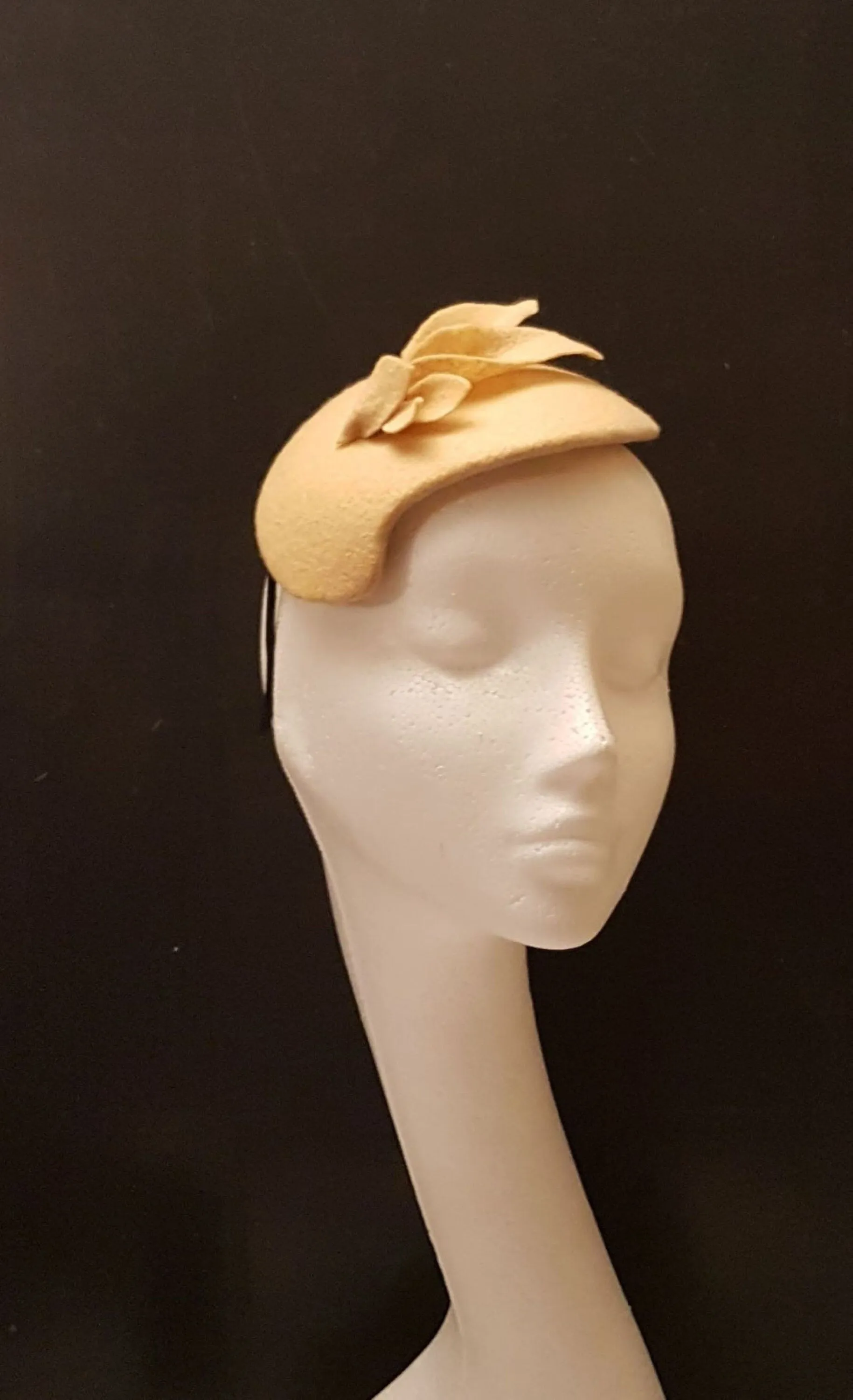 Fascinator Tan/Nude/Camel Felt fascinator # TAN FELT HAT fascinator  Hat fascinator,Wedding,Ascot,Cocktail,Church hat fascinator