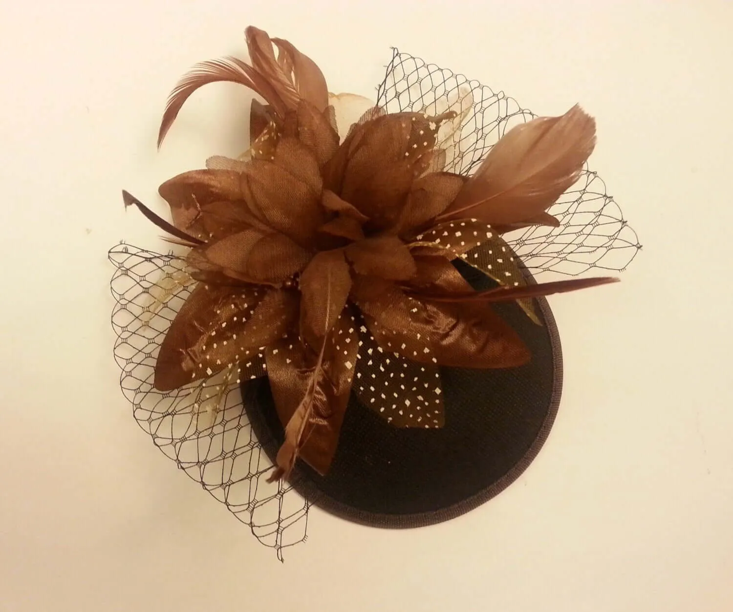 Hat fascinator, Vintage 40s 50s Hat, Brown Hat, Brown Feather fascinator , Race Cocktail hat,  Ascot Hat, Cocktail hat, wedding headpiece