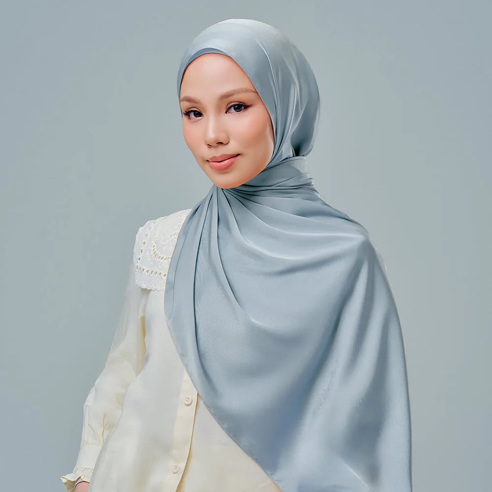 Inaya in Blue Glow