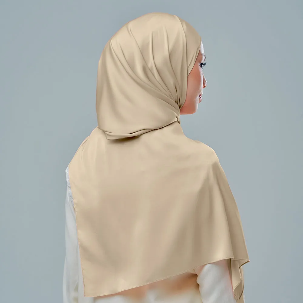 Inaya in Willow