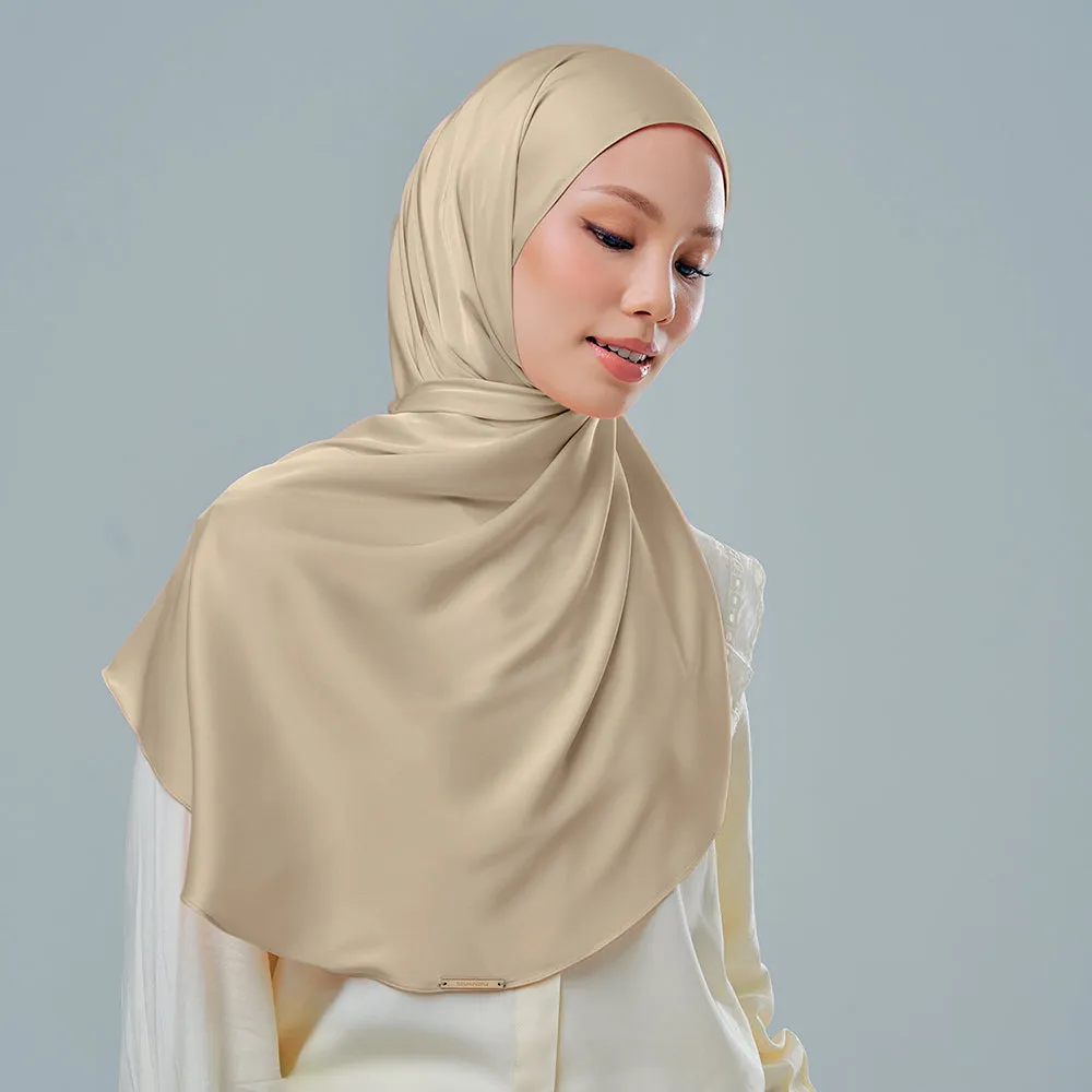 Inaya in Willow