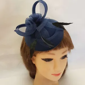 NAVY BLUE FASCINATOR, 40s 50s Navy blue Hat fascinator #Blue Feather hat fascinator, Race,Cocktail, Ladies day, Ascot hat Feather flower hat