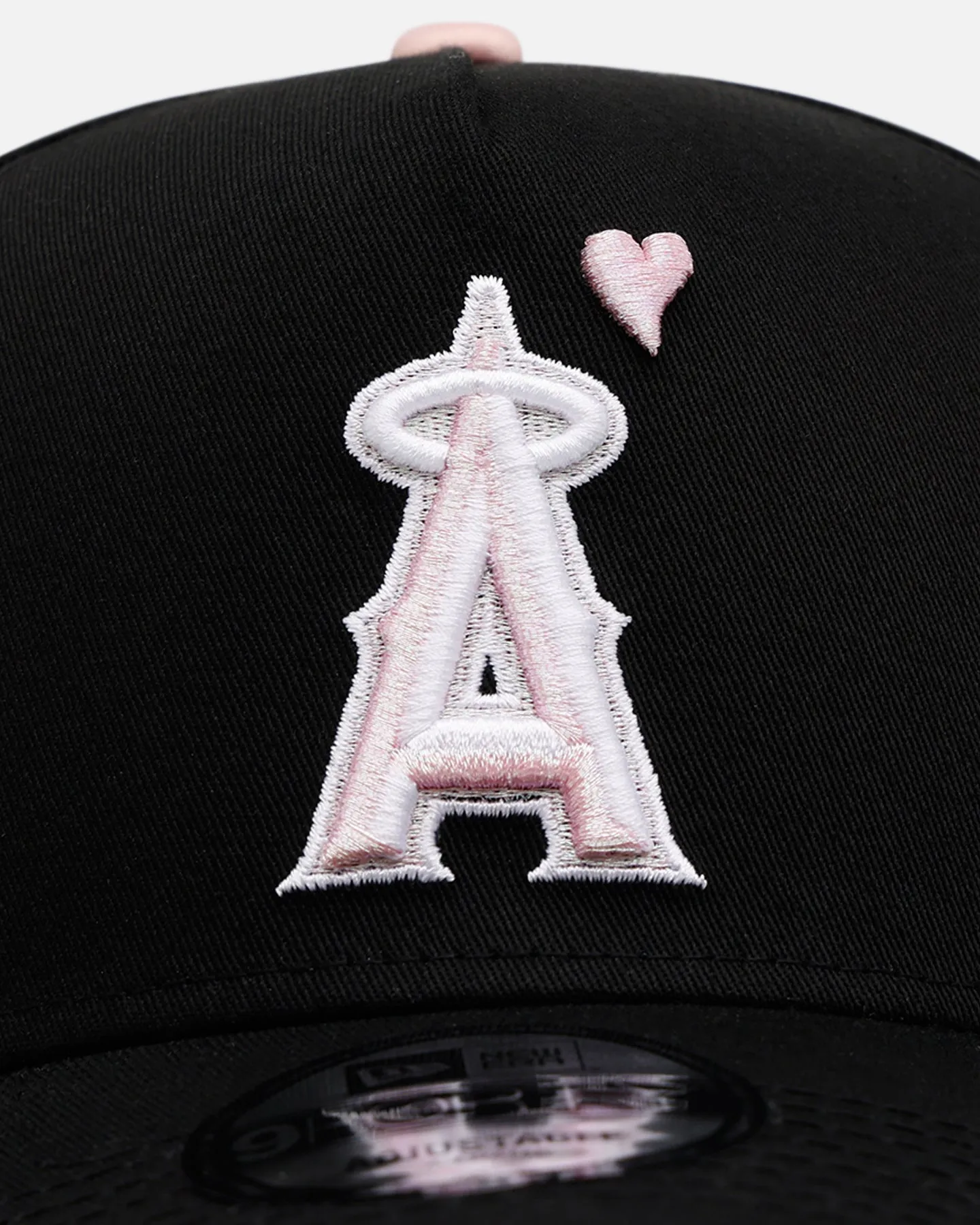 New Era Los Angeles Angels 'Pink Satin Hearts 2.0' 9FORTY A-Frame Snapback Black/Pink