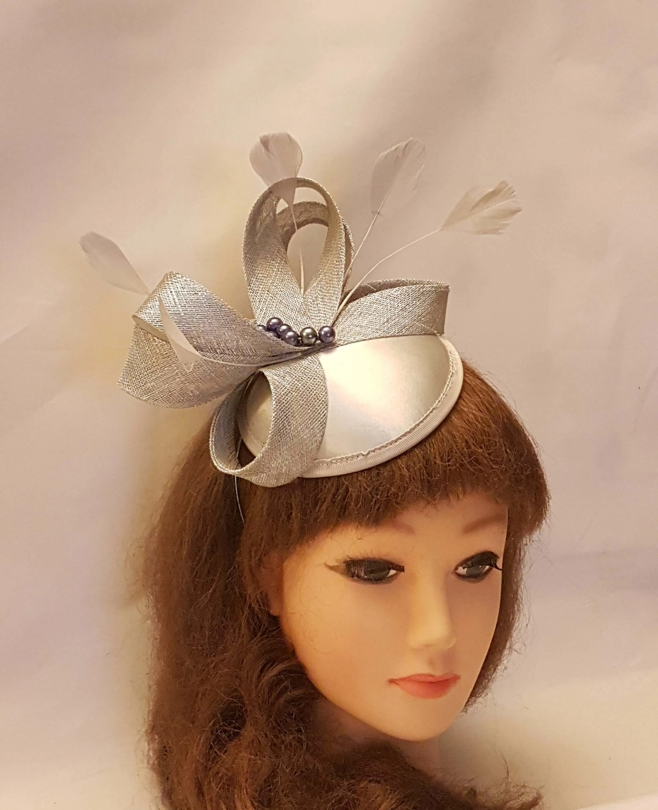 SILVER GREY FASCINATOR, Champagne,Ivory,Pink,Navy. Kentecy derby,Royal Ascot,Wedding Cocktail Church hat Mother and bride/Groom Fascinator