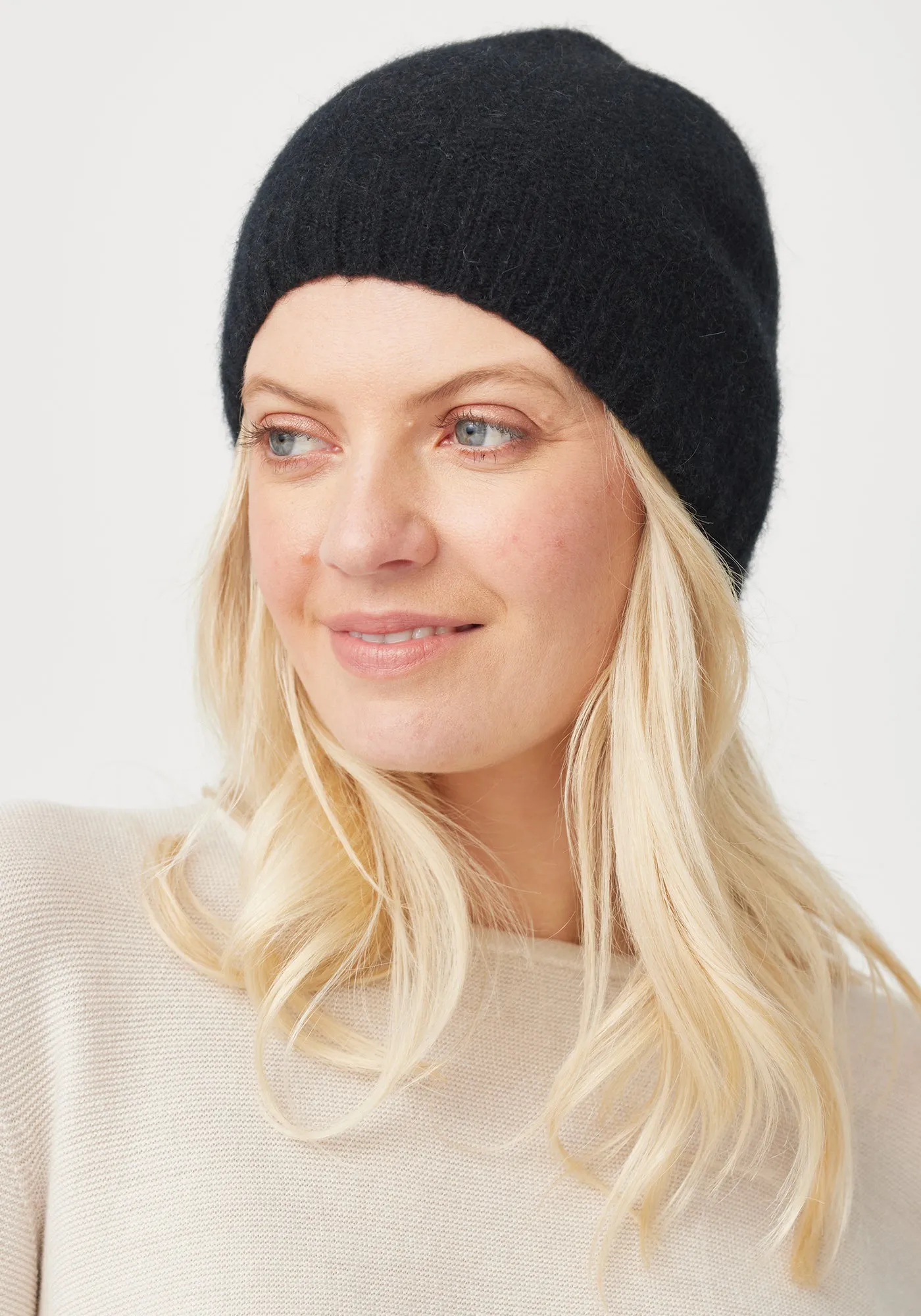 UNTOUCHED WORLD Moss Beanie