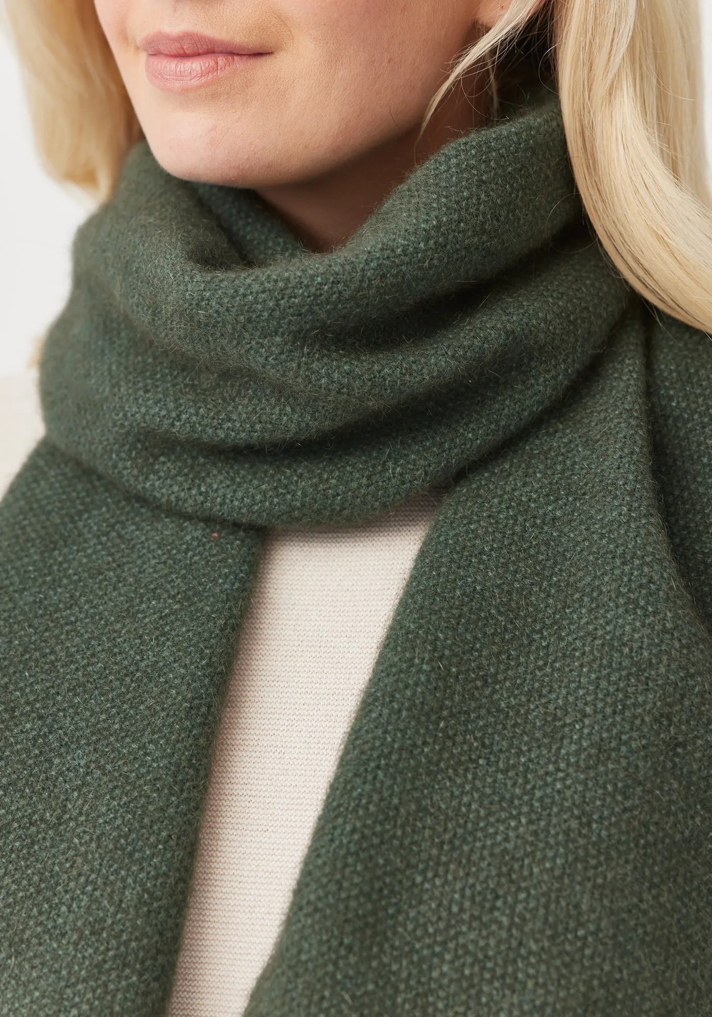 UNTOUCHED WORLD Moss Scarf
