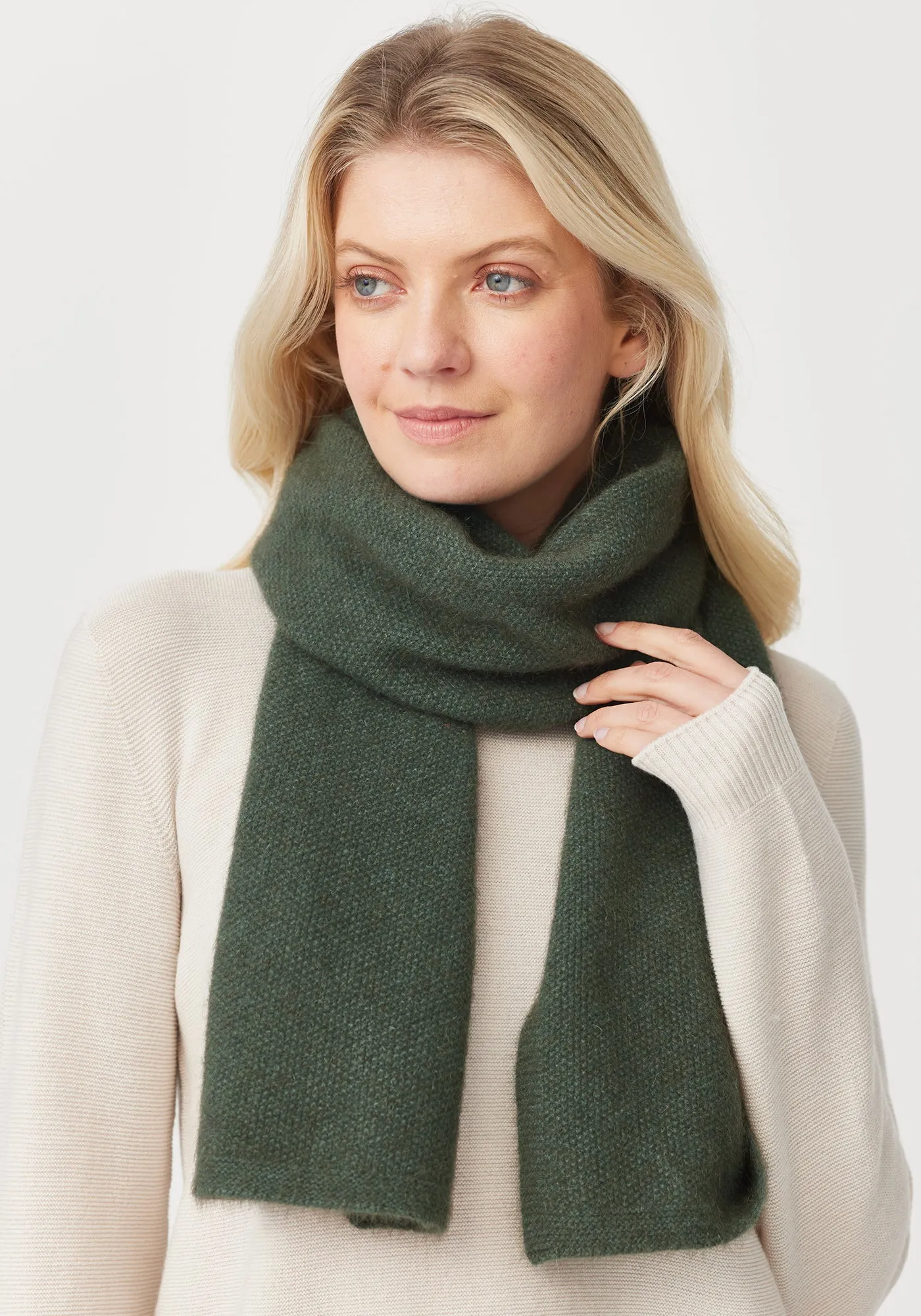 UNTOUCHED WORLD Moss Scarf